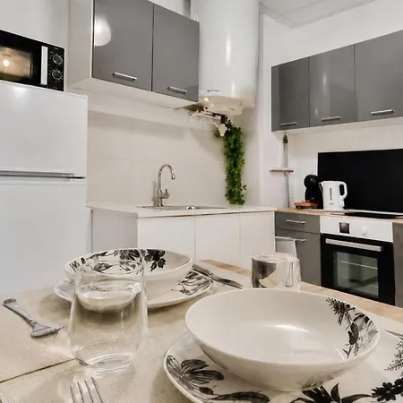 Savana Lodge, Wi-fi, Parking Prive Et Calme, Sortie 12 Apartament *